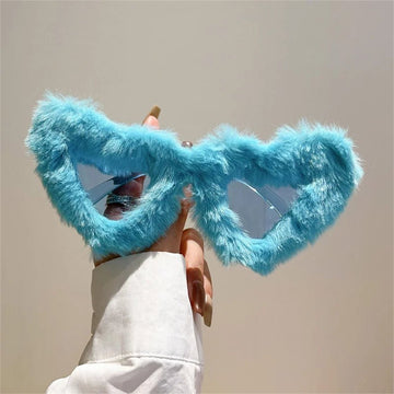 Chic Radiance: KAMMPT Heart-Shaped Furry Sunglasses – Vintage Glamour in UV400 Shades