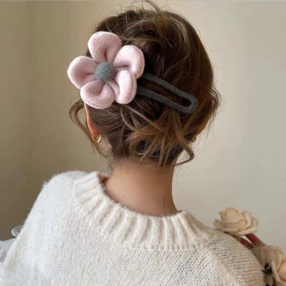 Seasonal Elegance: AWAYTR Plush Flower Hair Claw - Stylish Duckbill Clip for Autumn and Winter