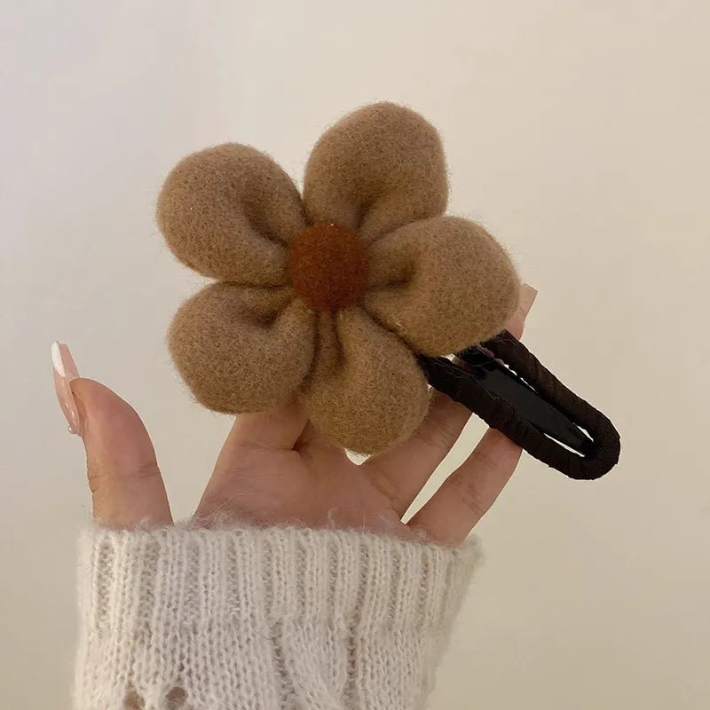 Seasonal Elegance: AWAYTR Plush Flower Hair Claw - Stylish Duckbill Clip for Autumn and Winter