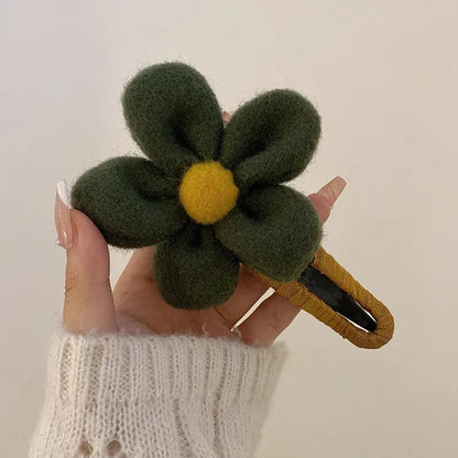 Seasonal Elegance: AWAYTR Plush Flower Hair Claw - Stylish Duckbill Clip for Autumn and Winter