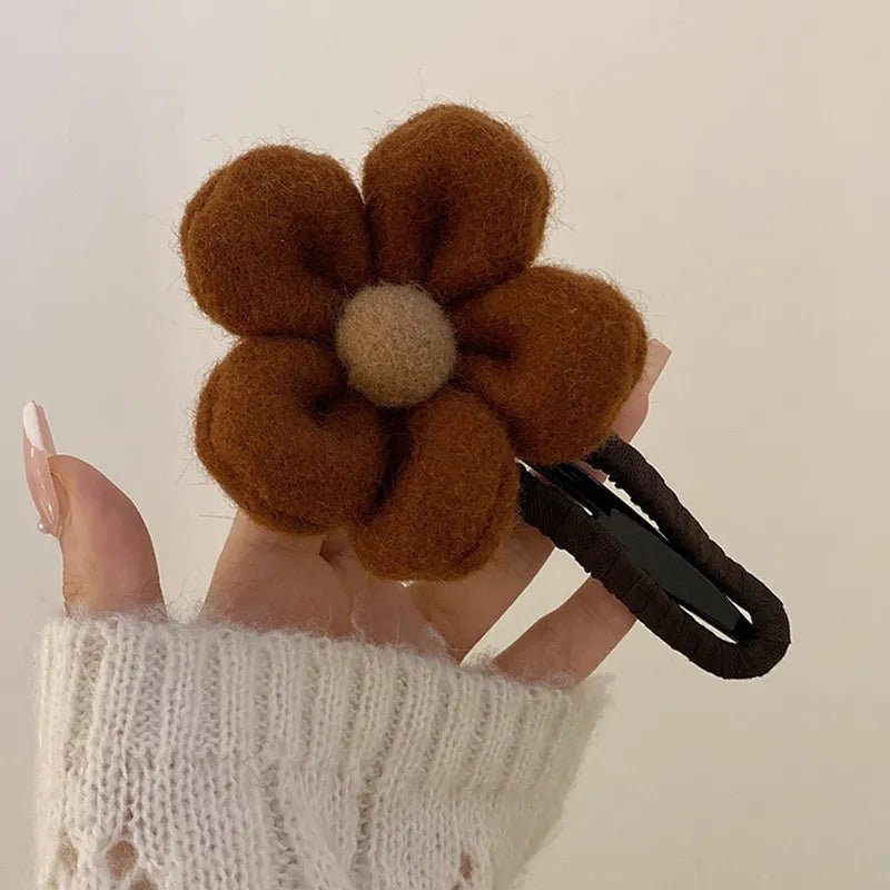 Seasonal Elegance: AWAYTR Plush Flower Hair Claw - Stylish Duckbill Clip for Autumn and Winter