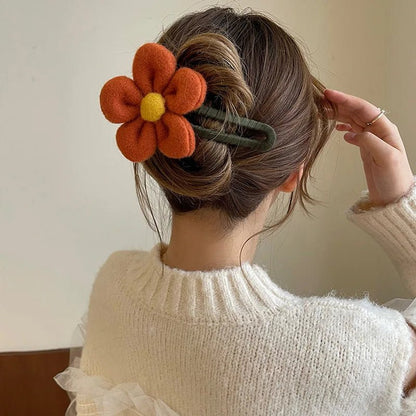 Seasonal Elegance: AWAYTR Plush Flower Hair Claw - Stylish Duckbill Clip for Autumn and Winter