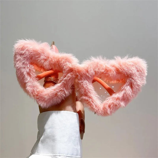 Chic Radiance: KAMMPT Heart-Shaped Furry Sunglasses – Vintage Glamour in UV400 Shades