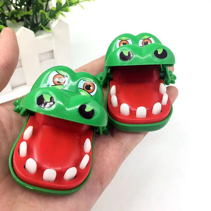 Playful Crocodile Bite Keychain: Fun and Creative Depressurize Game Toy