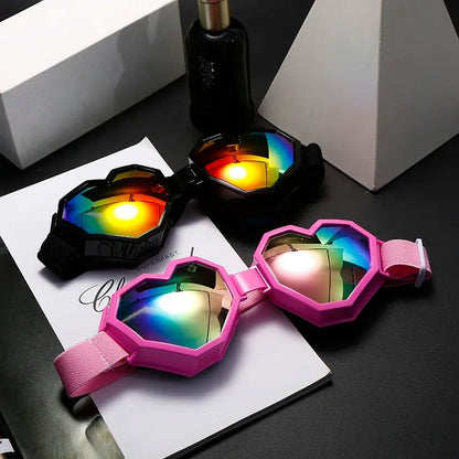 Modern Retro Chic: Y2K-Inspired Oversized Heart Sunglasses by a Trendsetting Eyewear Designer